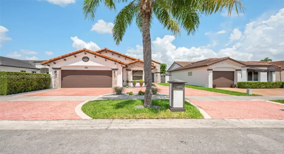 landscaping with circular driveway