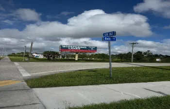 Express way 7 Eleven 0.5 miles from property