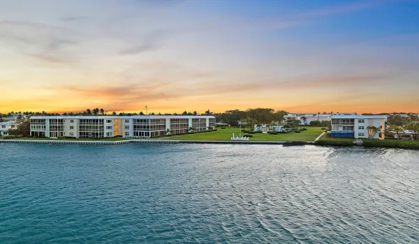 011-100WaterwayRd-E305-Tequesta-SMALL