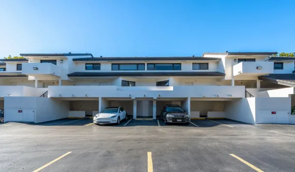1-web-or-mls-5750TurinStap#206-1