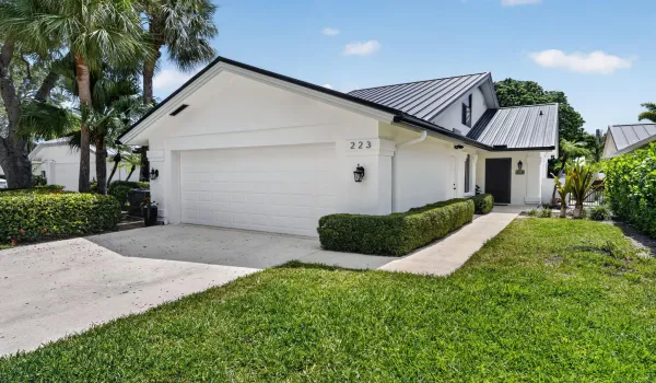 Welcome to 223 E. River Park Drive