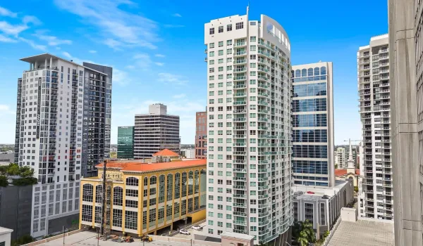 350 Las Olas Place