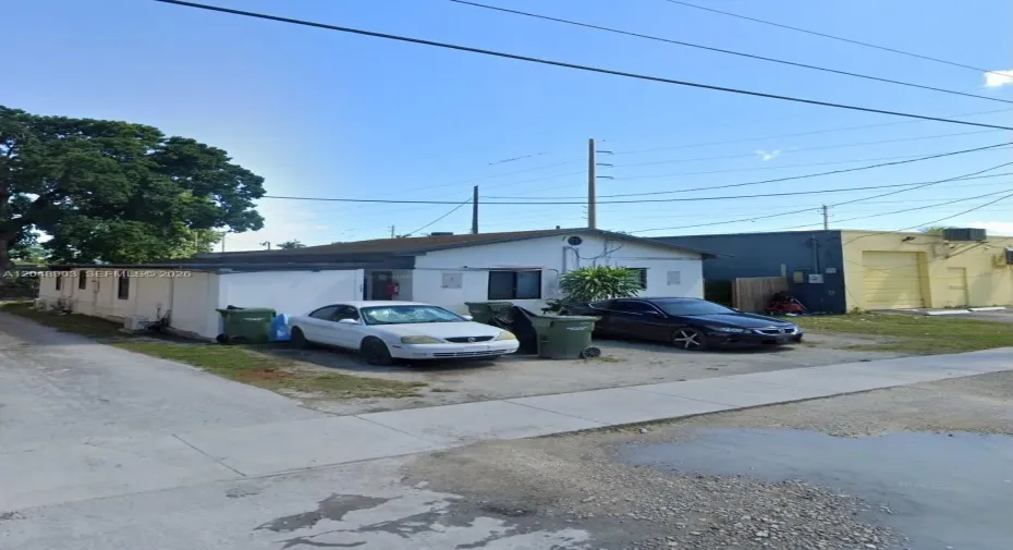 Parking space in front. Double park upon request.