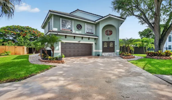 5901 Front of home