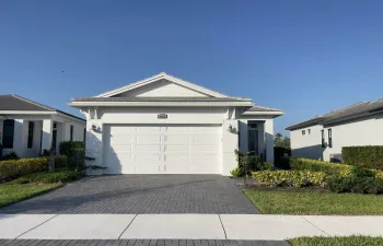 Single family home with a 2 car garage and brick paver driveway!
