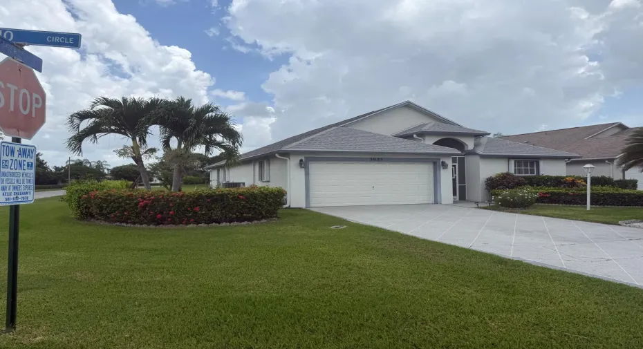 FRONT PICTURE OF 5025 ROBINO CIRCLE