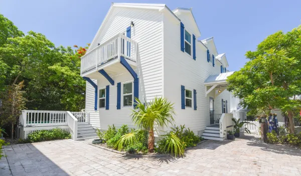 Newly constructed single family home with 4 bedrooms, 4.5 baths in Old Town.