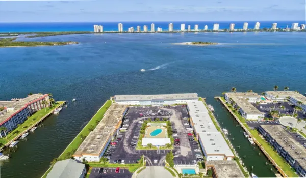 Direct intracoastal views