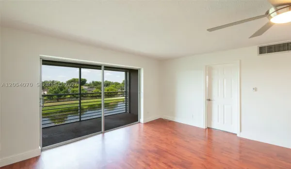 Enclosed Balcony with screens