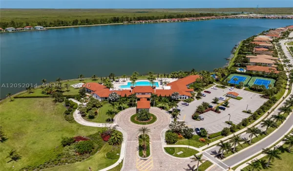 Community - Lake- entrance