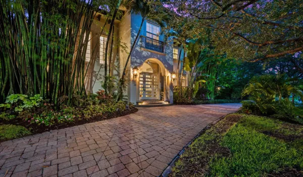 4699 Gleneagles Drive