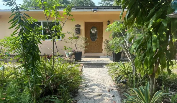 1631 front door