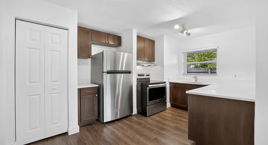 26-kitchen-range-pantry-view