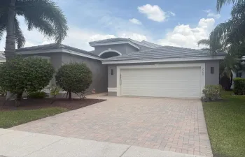 Pic Front of house