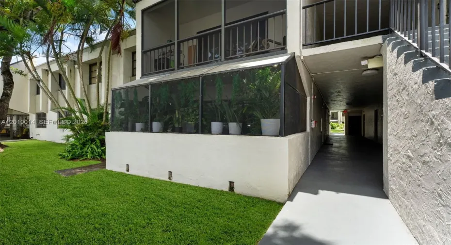 1st floor corner unit