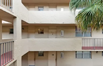 2_accutour_408-nw-68th-ave-apt-405-002