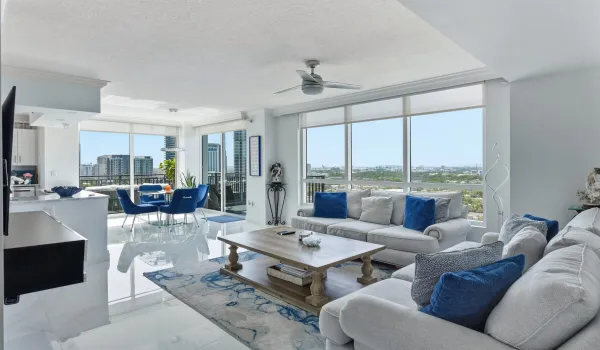 037-040-610 W Las Olas Blvd-4200x2804