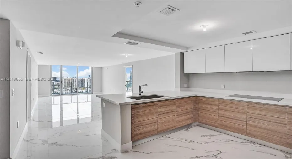 KITCHEN, LIVING ROOM AREA