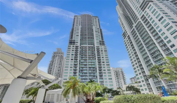 Luxury Highrise Condo in the Heart of Downtown Miami