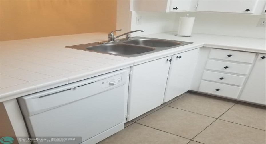 Fresh paint, dishwasher & stainless sink