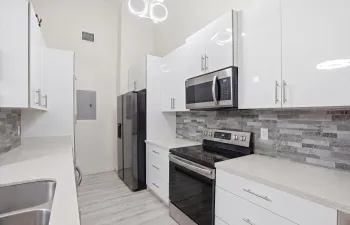 14-3414 Freedom Dr_014