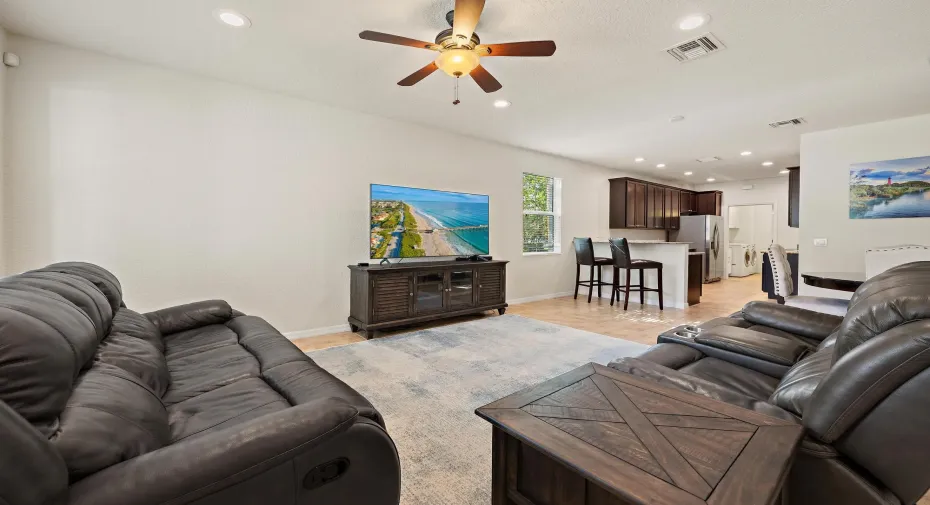 1156 S Community Dr-6
