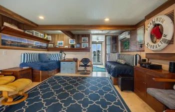6810 Front St_1oakstudios_02