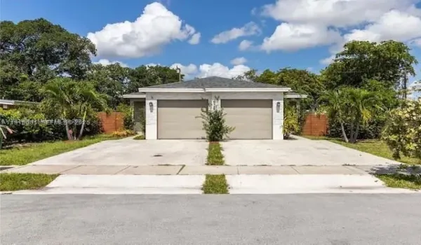 FRONT OF THE HOUSE