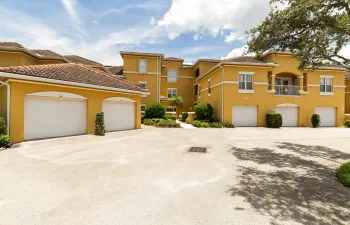 5015 Fairways CIR 305