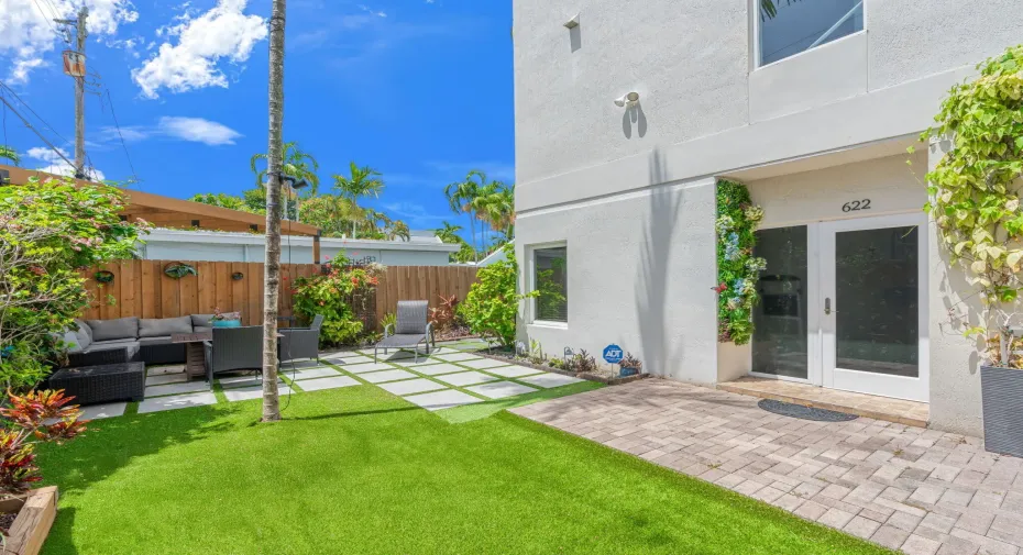 3-web-or-mls-622 NE 10th Ave Fort Lauder