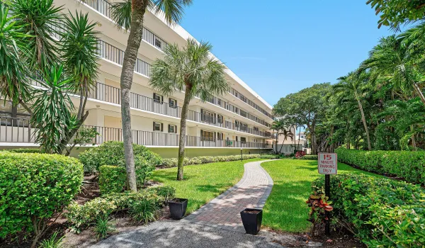001-277NorthOceanBoulevard-104-BocaRaton