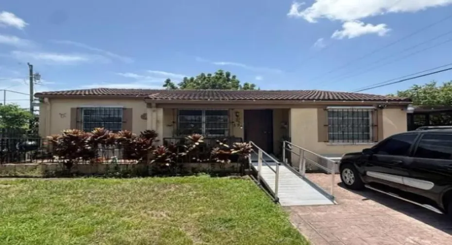 59 Flagami Blvd 1