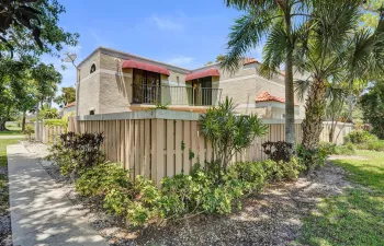 HOA Courtyard Townhome. HOA cares for roof, Fence and exterior insurance
