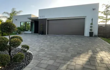 Front-House