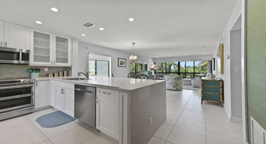 09 Kitchen 01