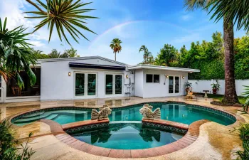 Tropical backyard escape
