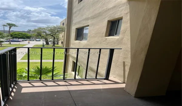 Corner unit private entry