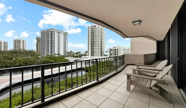 Spacious Balcony (1 of 2 balconies(