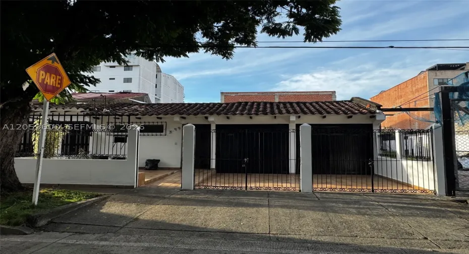 FRONT OF THE HOUSE