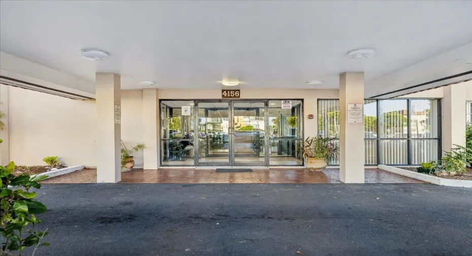 03-4156 Inverrary Dr #112, Lauderhill, F