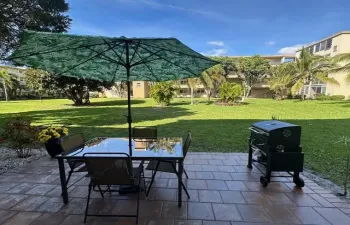 2615 NE 3rd Ct 112-outdoor patio