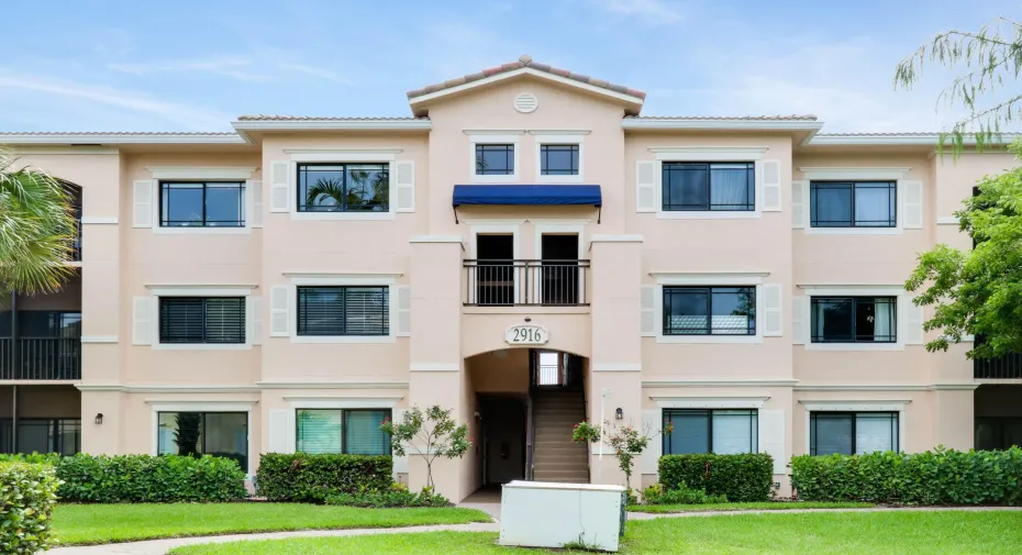 2916 Tuscany Crt 106 Palm Beach Gardens