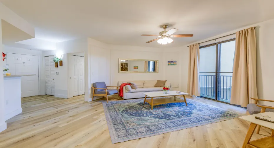 Entry & Living