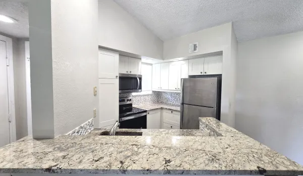 928_KItchen w Granite Counters3