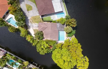 2060 NW 37th St _016