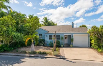 front exterior 715 N Palmway LWB