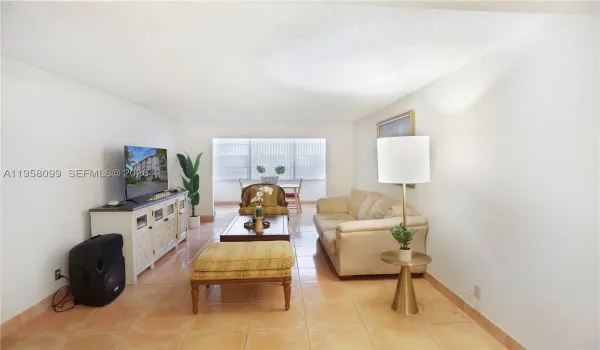 Listed for Sale Stunning unit in the heart of Plantation by Andrea Guzman