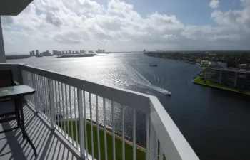 Wide Intracoastal Views