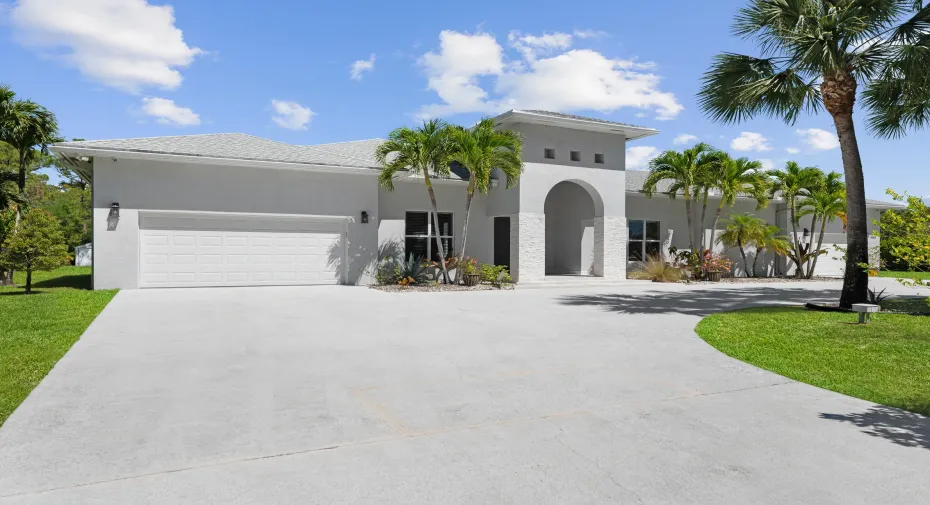 Front 15503 Temple Blvd