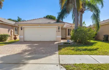 3800 Woodfield Dr-1